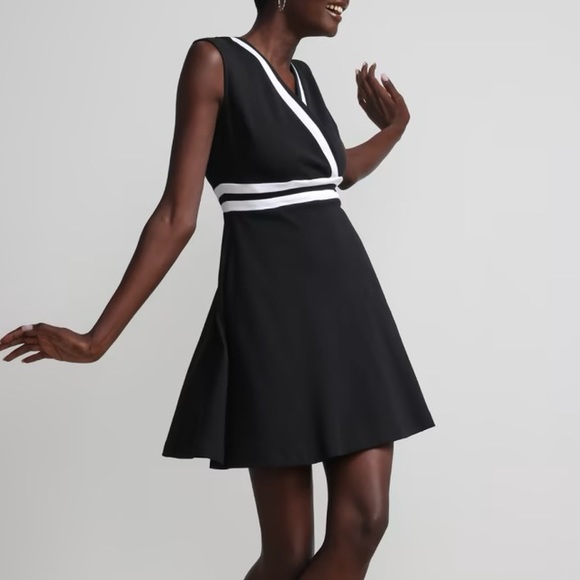 New York & Company Dresses & Skirts - 3/29$ 🎊  New York & Company Colorblock Accent Wrap Dress - City Knits